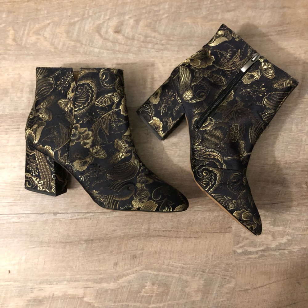 Franco Sarto black and gold pointed toe ankle boots size 10